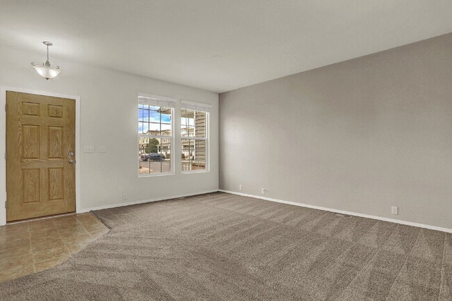 Building Photo - Updated 2-Bed Townhome Just Minutes from F...