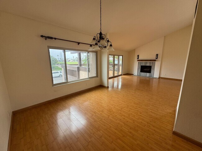Building Photo - 61 Trinidad Bend