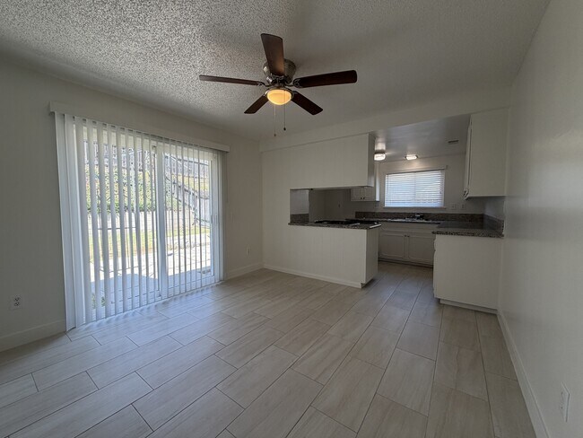 Building Photo - 15176 Oakwood Ln