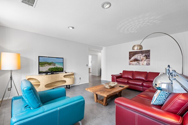 Building Photo - 72596 Beavertail St