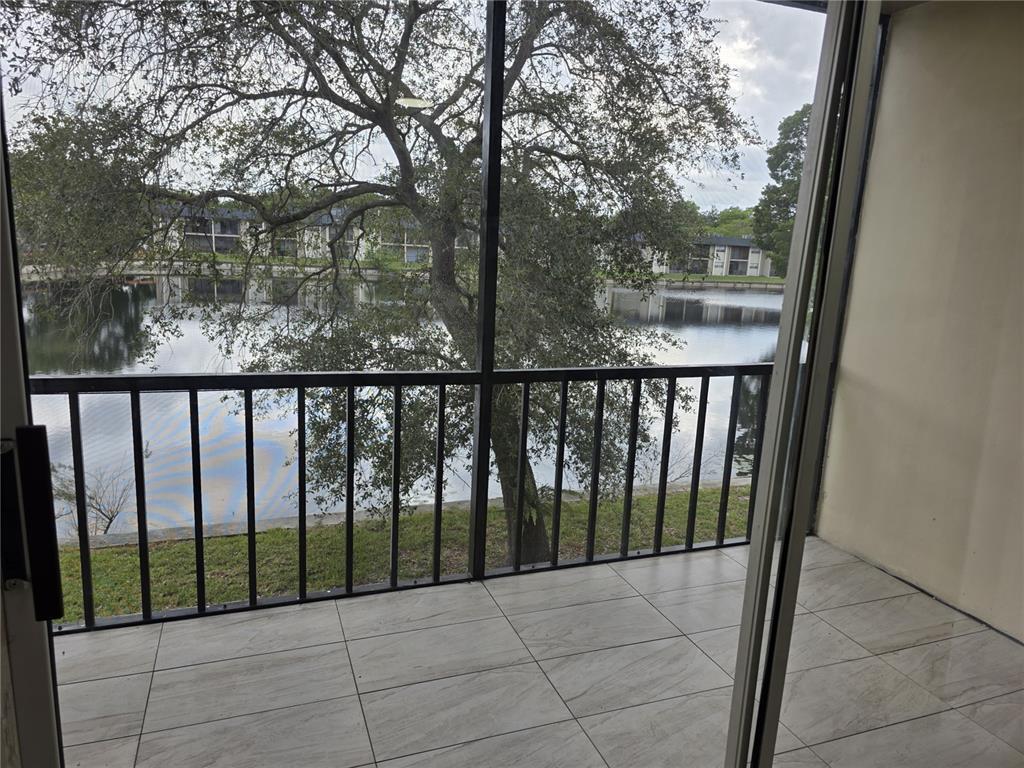 Building Photo - 7910 Colony Cir N