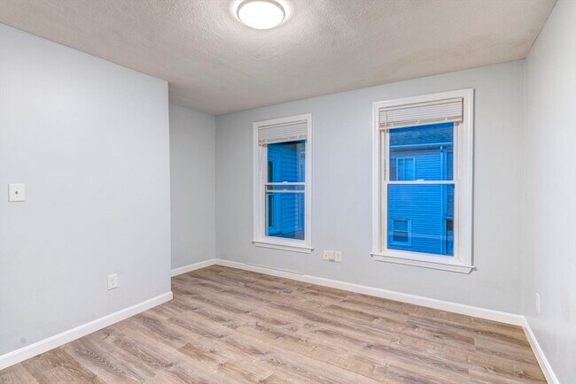 Building Photo - 46 Wyllis Ave