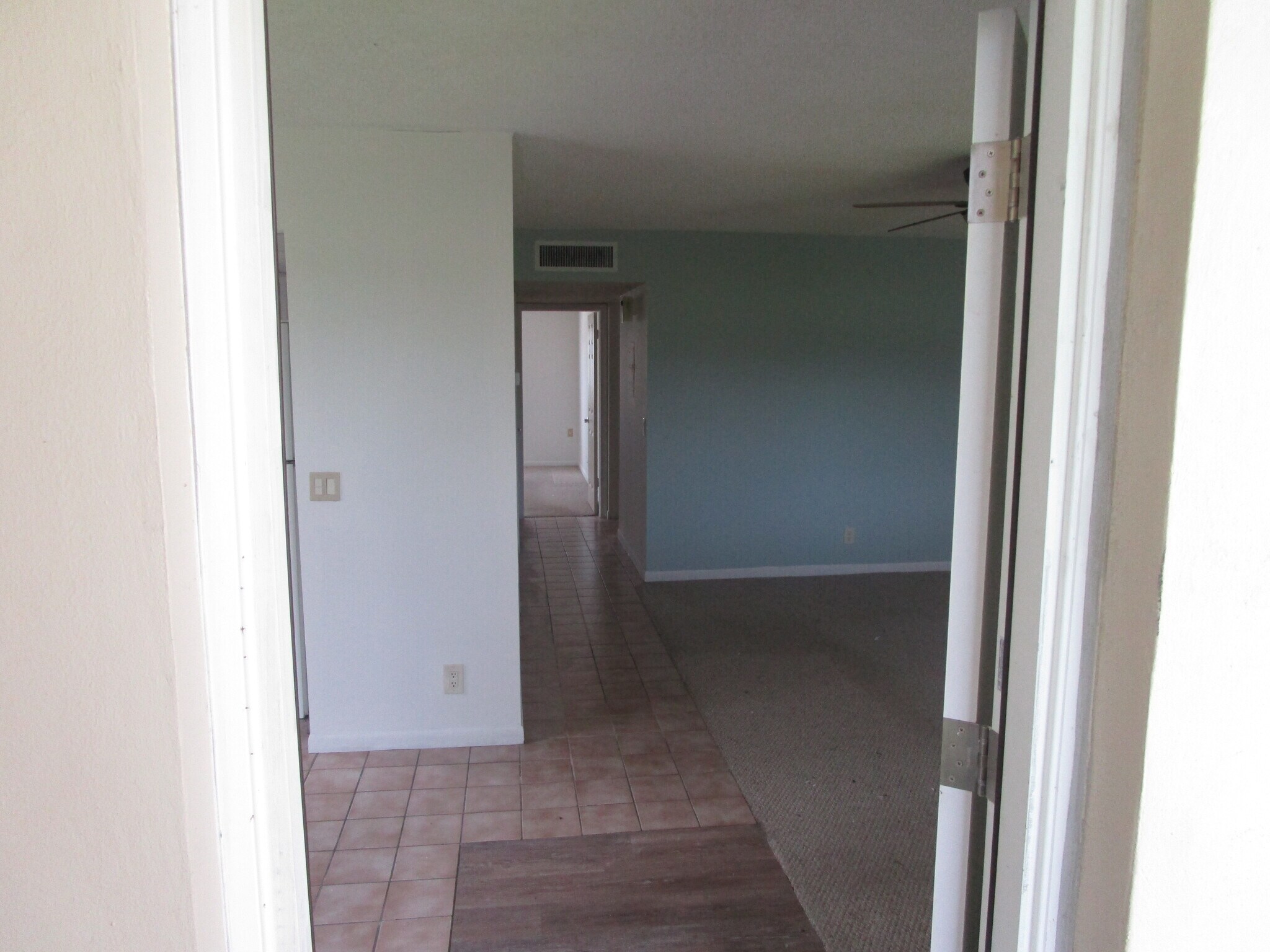 Building Photo - 517 Flanders K