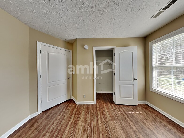 Building Photo - 2740 N Whitfield Rd