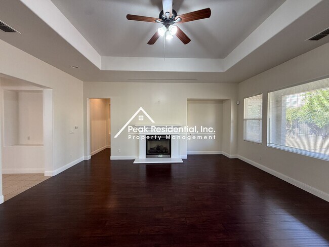 Building Photo - Charming 4 bedroom 2 bathroom home in Elk Grove!