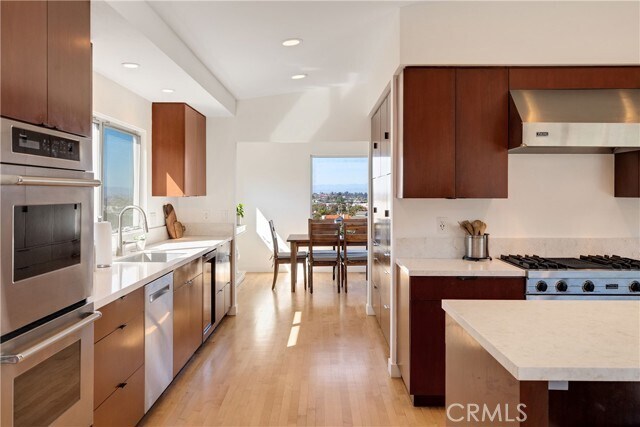 Building Photo - 409 C. Mayor