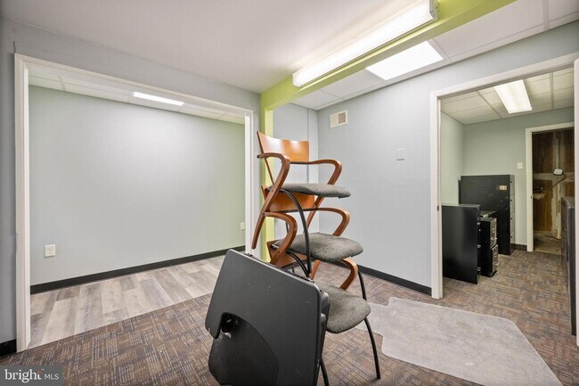 Building Photo - 7917 Wise Ave