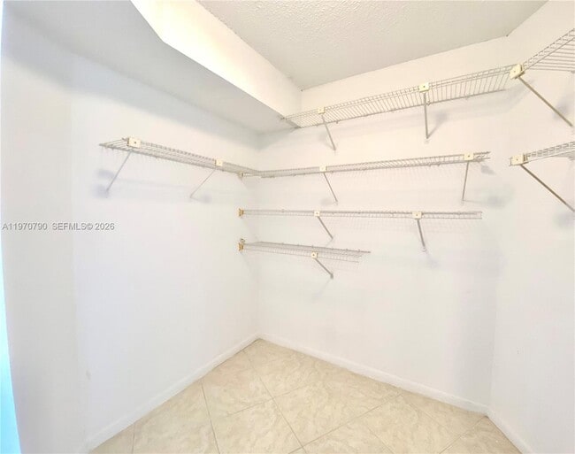 Building Photo - 1300 NE Miami Gardens Dr