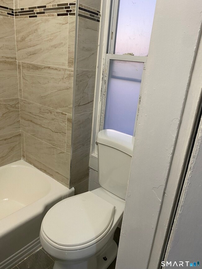 Building Photo - 57 Vine St