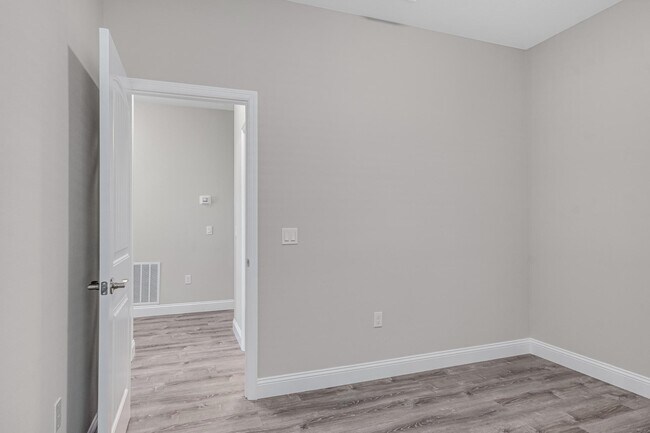 Building Photo - 14 Bunker View Dr