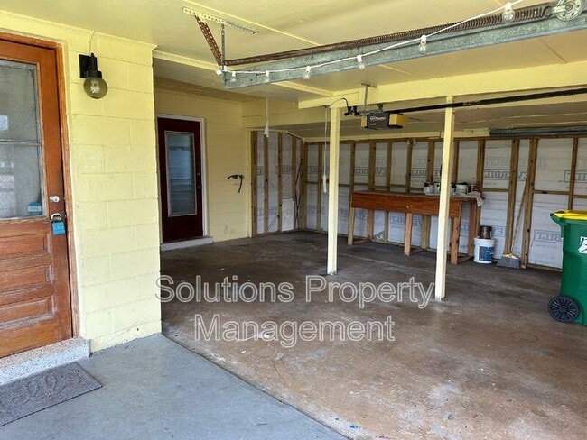 Building Photo - 409 4th Pl