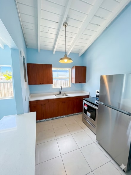 Kitchen - 519 NW 10th Ave