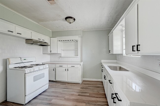 Building Photo - 5315 Bellfort Ct