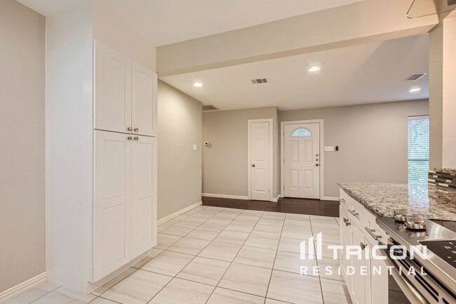 Building Photo - 5130 Gallahad Dr