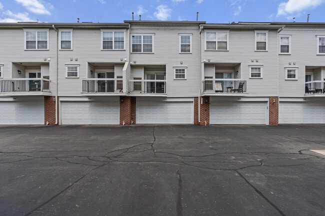 Building Photo - 174 Georgetown Square S