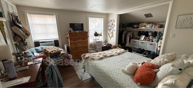 Building Photo - 48 Murray St