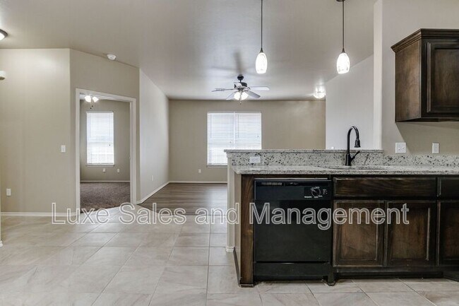 Building Photo - 1308 Garden Gate Dr