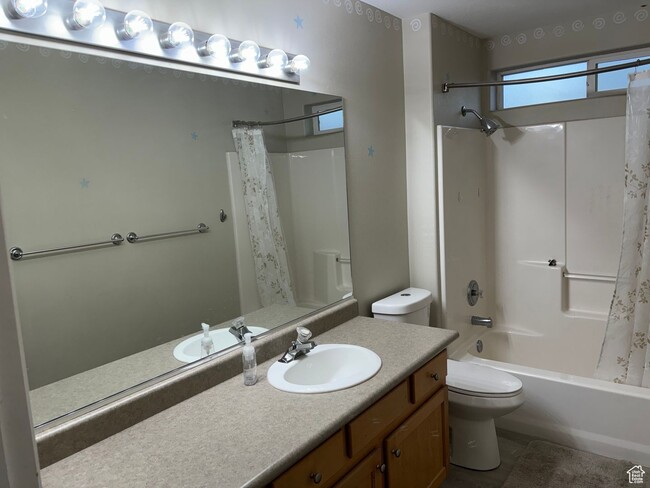 Building Photo - Beautiful Canyon Terrace Estates Home!
