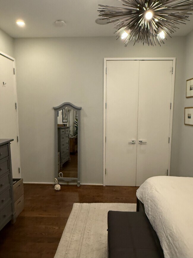 Building Photo - 1100 W St NW