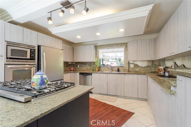 Building Photo - 19026 Keswick St