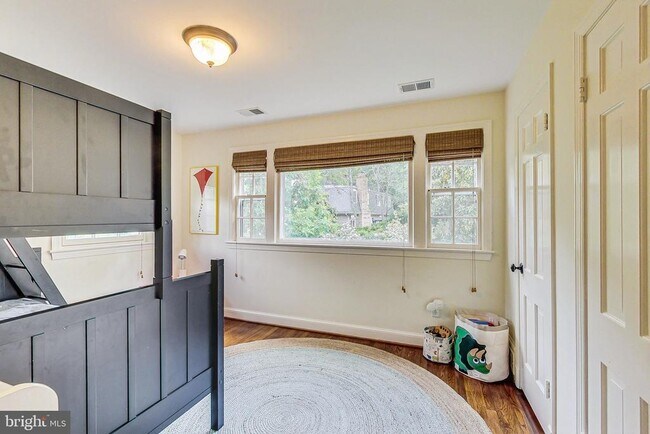 Building Photo - 4831 Calvert St NW