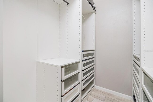 Building Photo - 2122 Oak Forest Ln