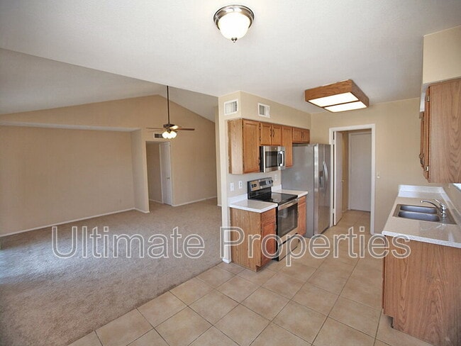 Building Photo - 6938 W Cochise Dr