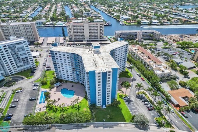 Building Photo - 301 N Ocean Blvd