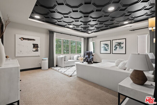 Building Photo - 55 suede