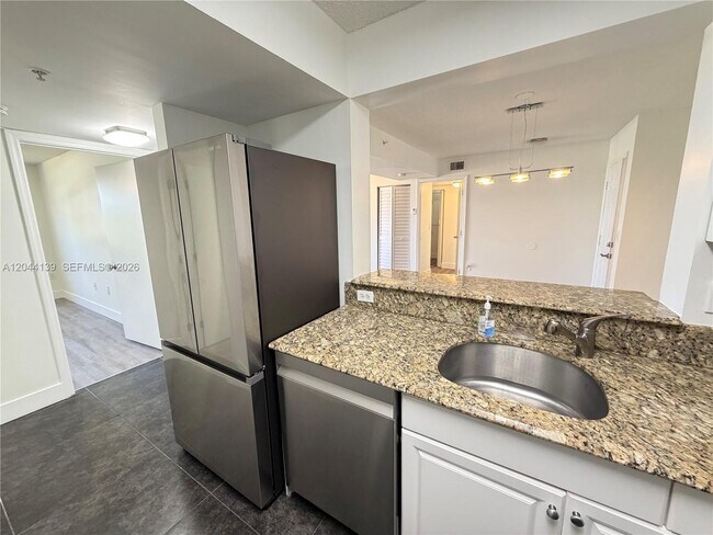 Building Photo - 2711 Ocean Club Blvd