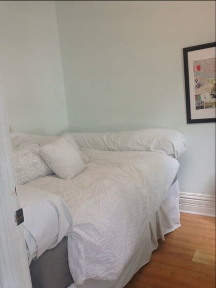 Building Photo - 530 N Oakley Blvd