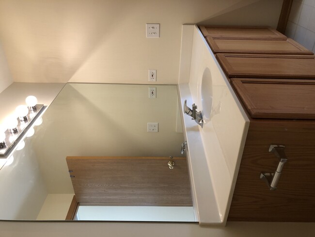 Building Photo - 1860 Fescue Dr