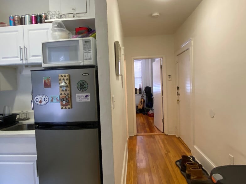 Building Photo - 43 Joy St