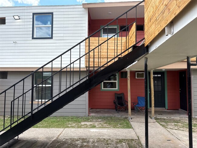 Building Photo - 2434 Lidstone St