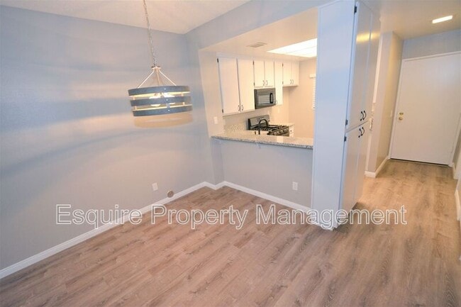 Building Photo - 703 Arneill Rd