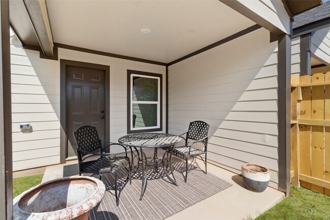 Building Photo - 9946 Lanewell St