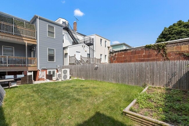 Building Photo - 71 Beacon Ave