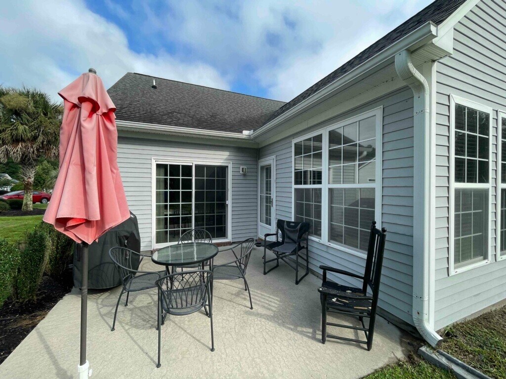 Building Photo - 702 Troon Ct SW