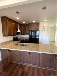 Building Photo - Amazing townhome in Provo