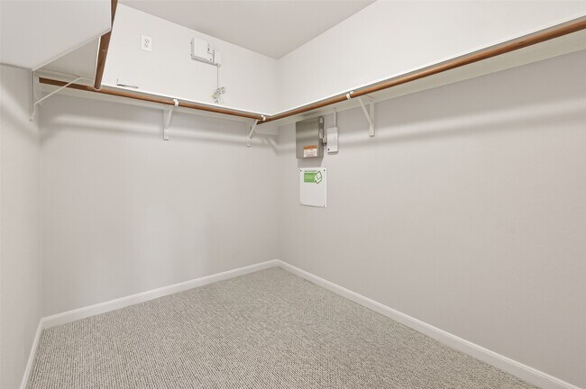 Building Photo - 7554 Appleberry Dr