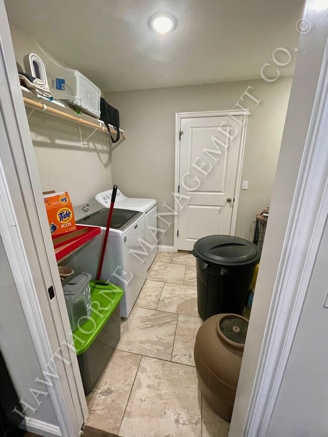 Building Photo - Beautiful 3 Bedroom Home in Southern Columbia