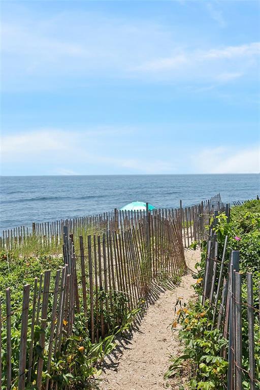 Building Photo - 967 Matunuck Beach Rd