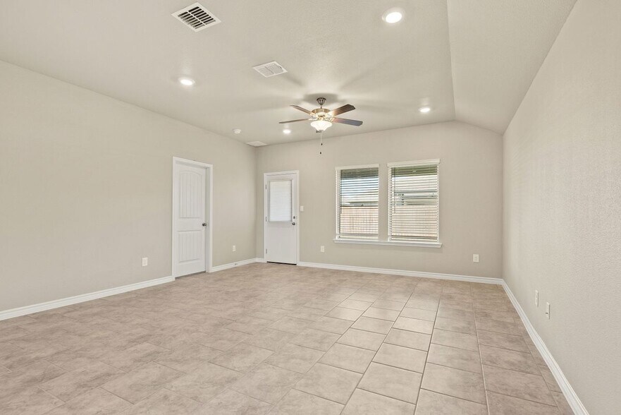 Building Photo - 7906 Lariat Toss Dr