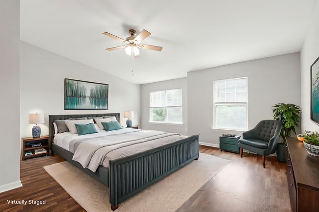 Building Photo - Beautifully Updated 3-Bedroom Townhome Nea...