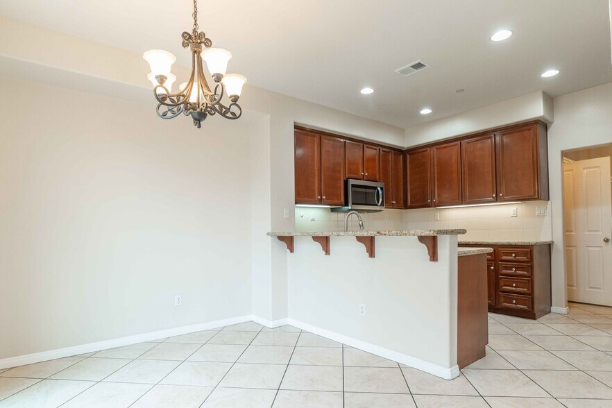 Building Photo - 4120 Paredo Way