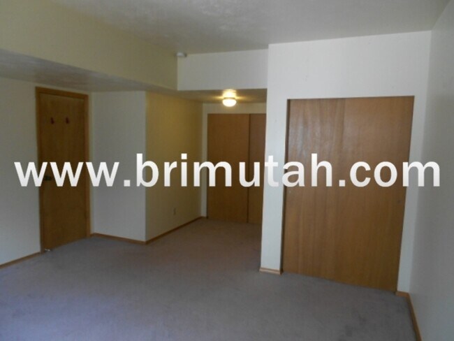 Building Photo - 1304 E 900 S