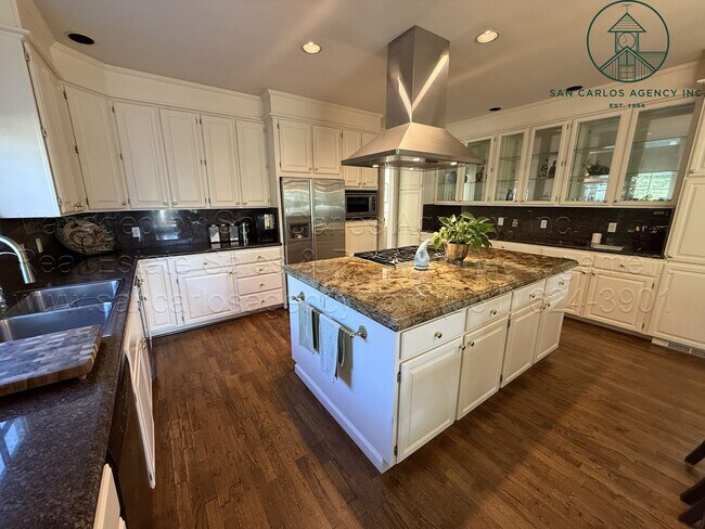 Building Photo - Spacious Five Bedroom Home in Gated High Meadow Neighborhood