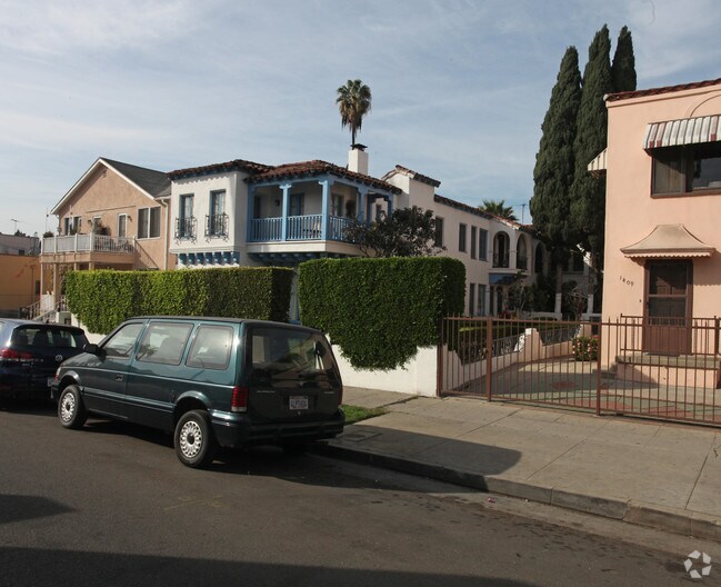 Building Photo - 1405 N Hobart Blvd