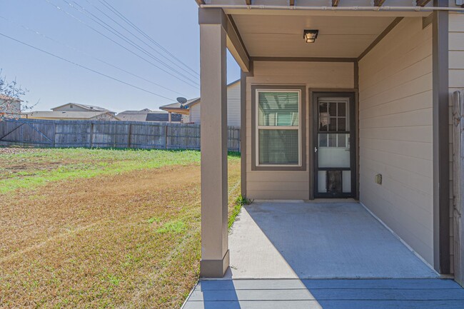 Building Photo - BEAUTIFUL 2 STORY 3BR/2BATH HOME READY FOR...