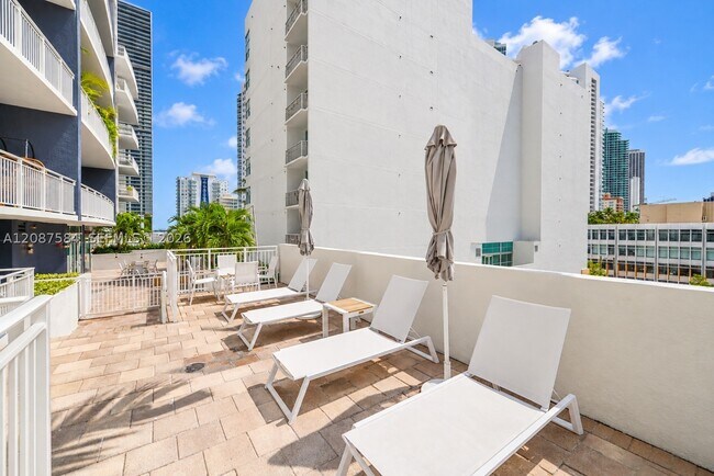 Building Photo - 2275 Biscayne Blvd